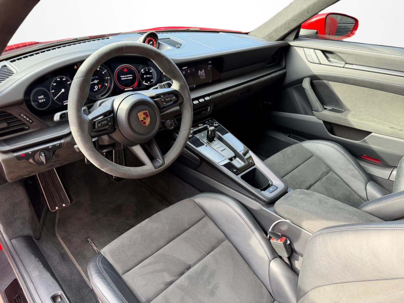 Porsche 992 Carrera GTS